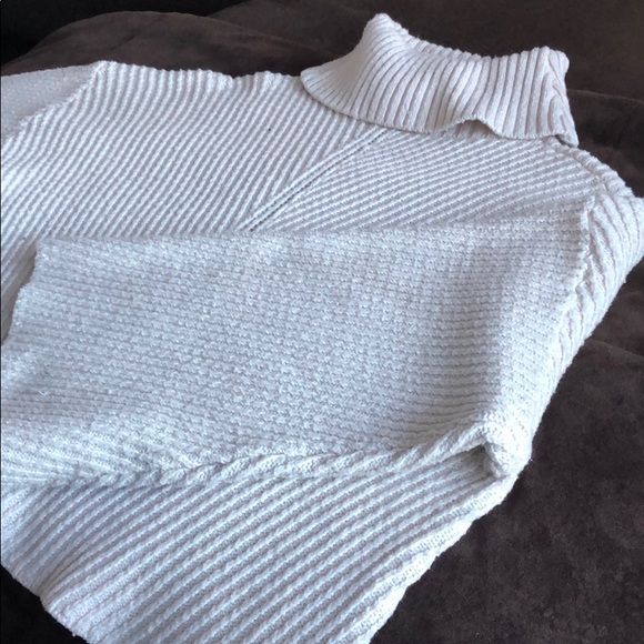 Cupcakes and Cashmere turtleneck sweater - Picture 2 of 2